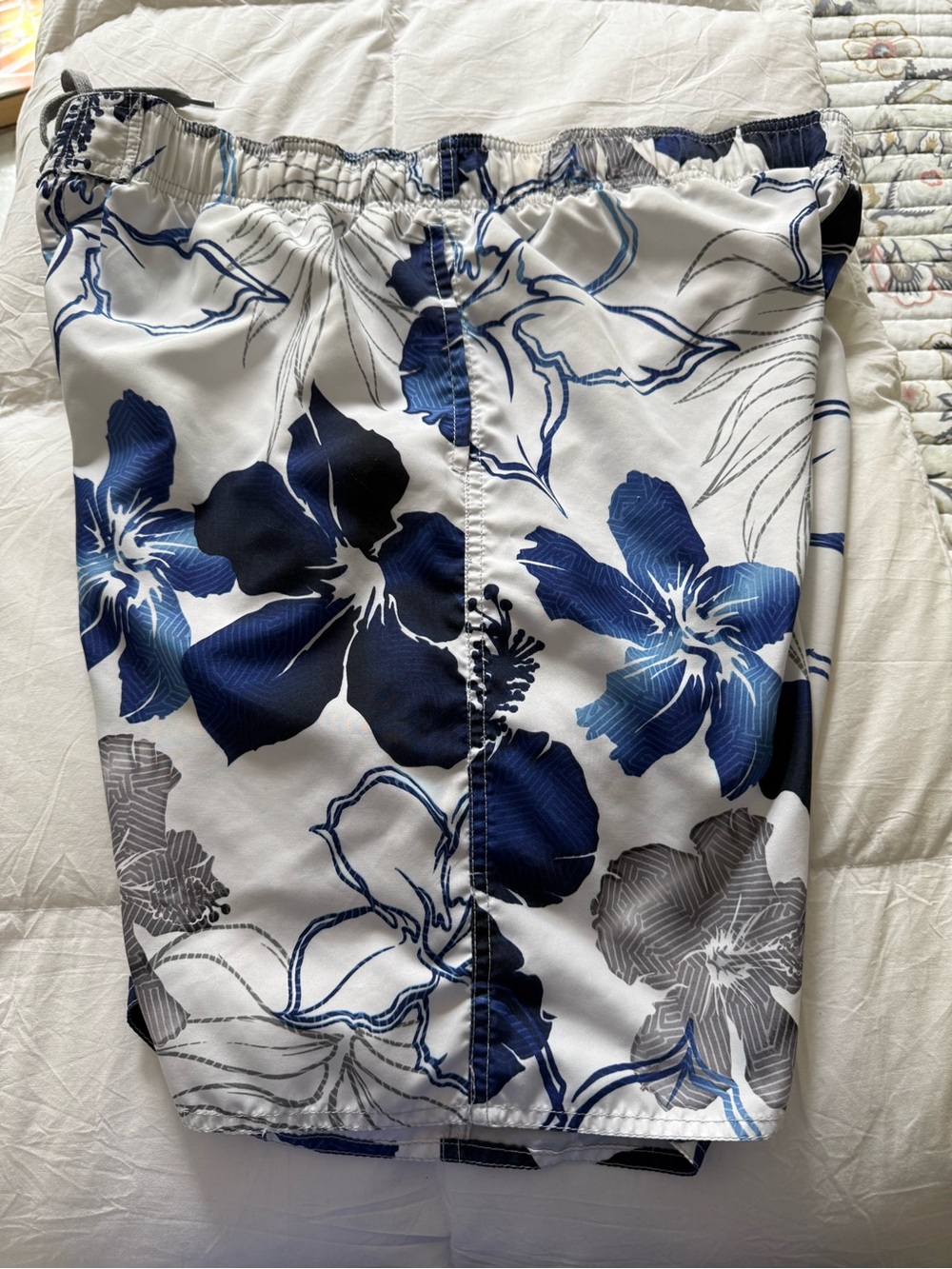 Men’s swim shorts